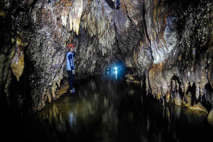 Puting Buhangin Cave